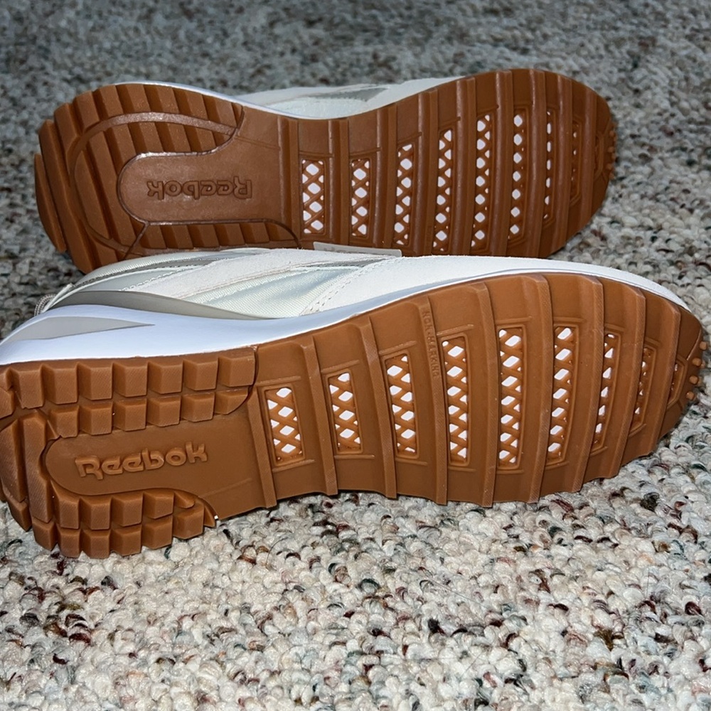 New Reebok shoes - Picture 4 of 4